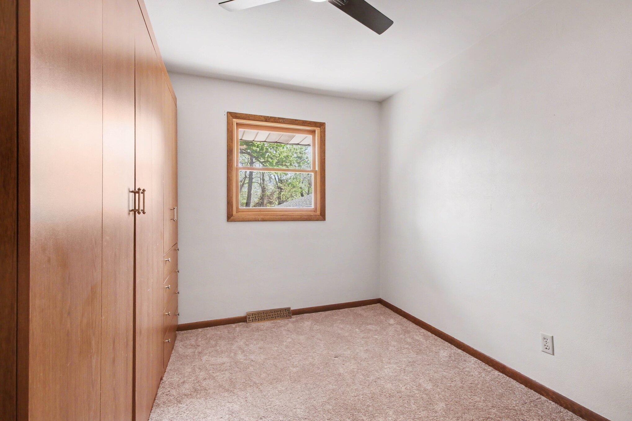 5569 Center Street Chesterton, IN 46304 - Photo 12 of 27 2038x1359