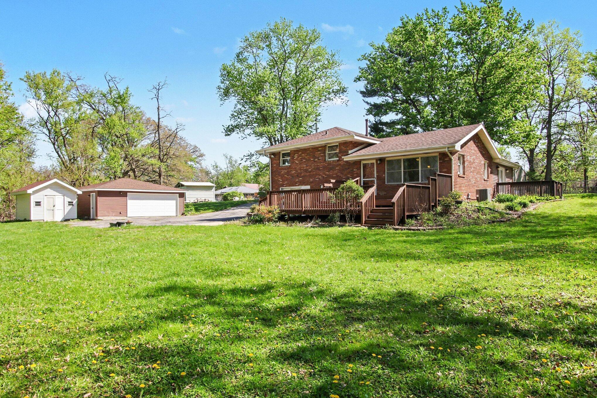 5569 Center Street Chesterton, IN 46304 - Photo 21 of 27 2038x1359