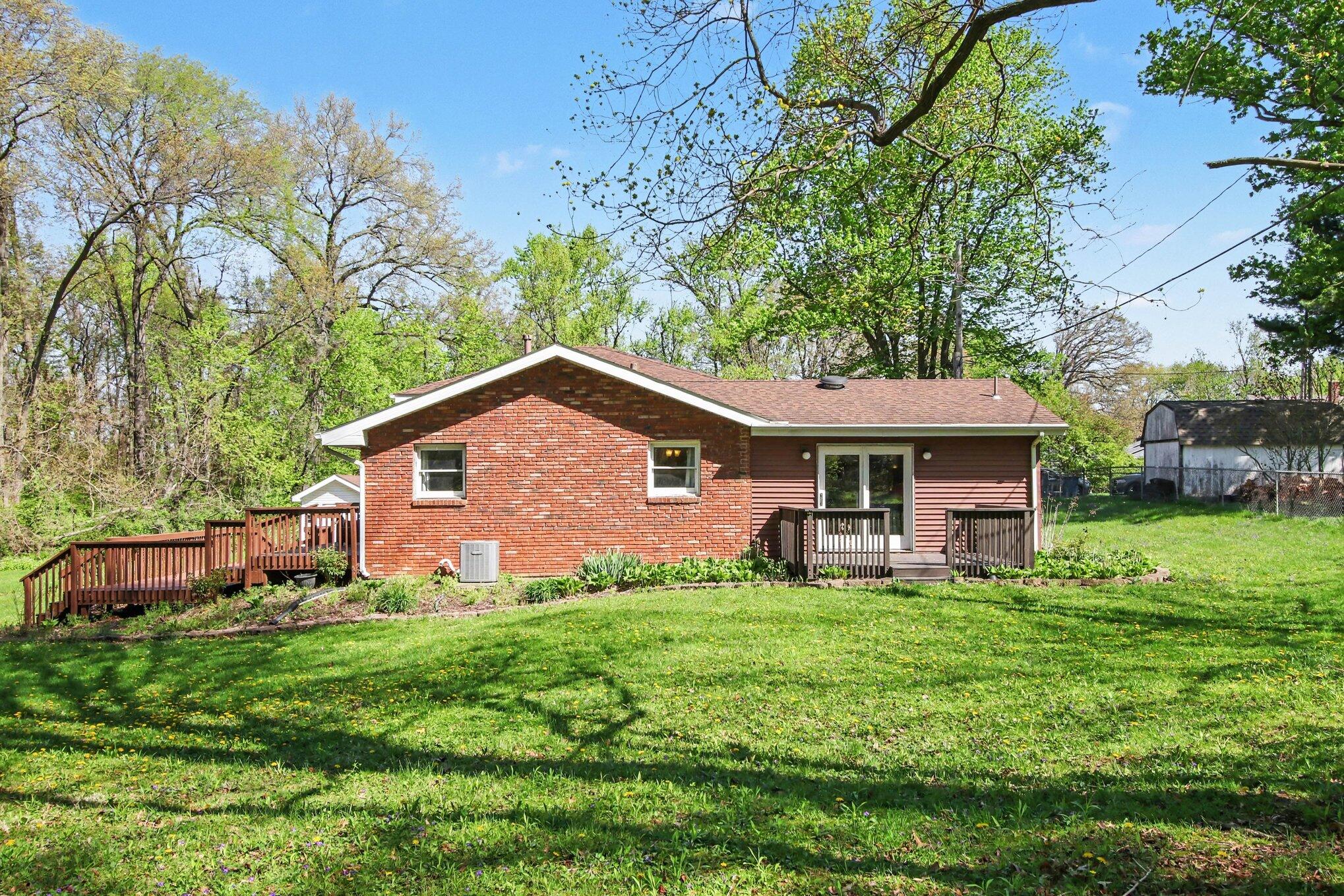 5569 Center Street Chesterton, IN 46304 - Photo 22 of 27 2038x1359
