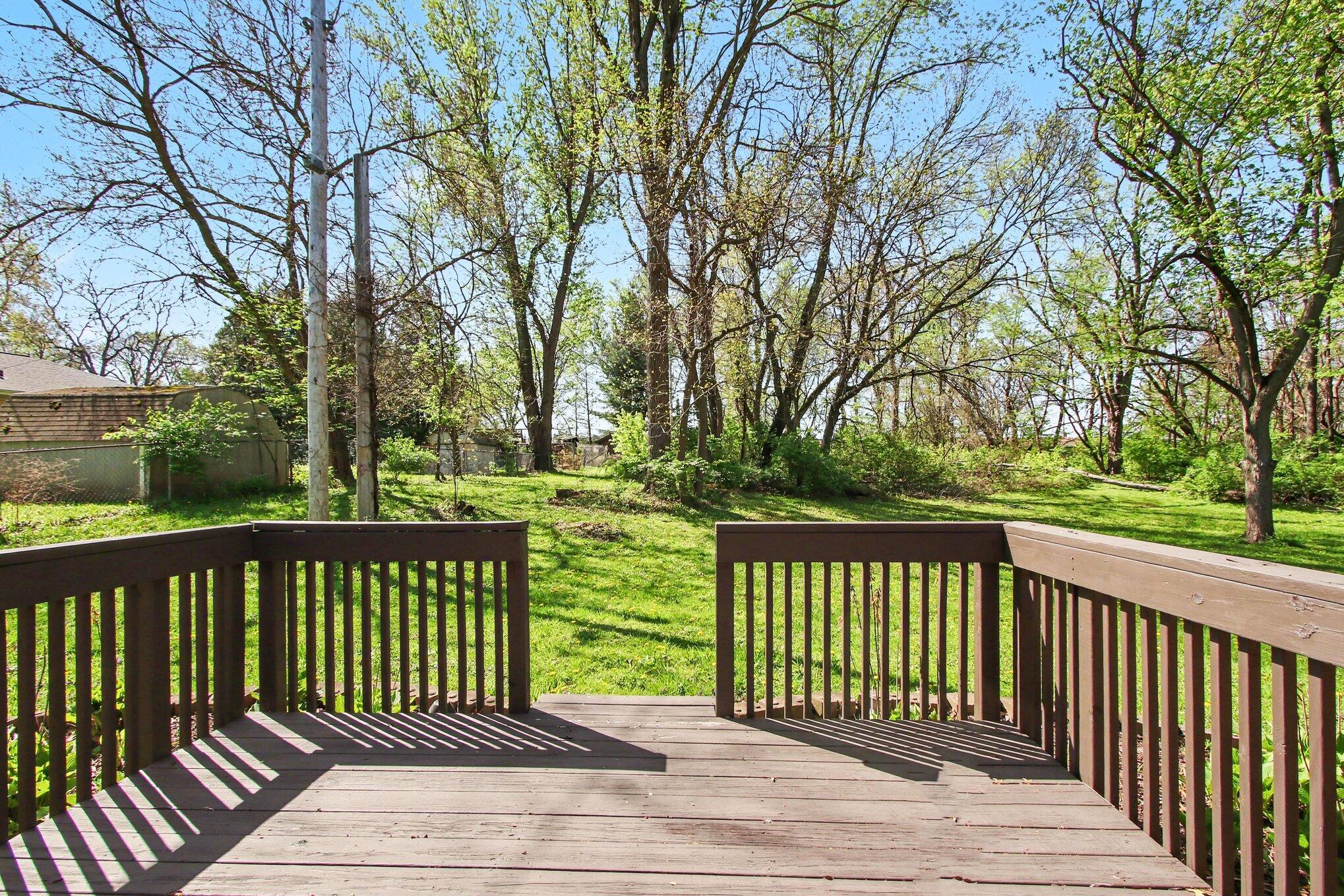 5569 Center Street Chesterton, IN 46304 - Photo 23 of 27 2038x1359