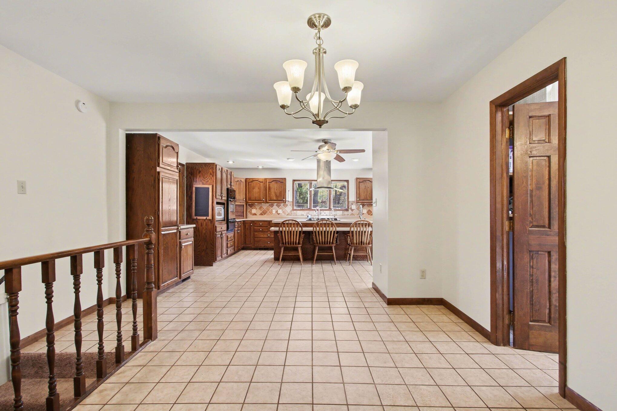 5569 Center Street Chesterton, IN 46304 - Photo 4 of 27 2038x1359