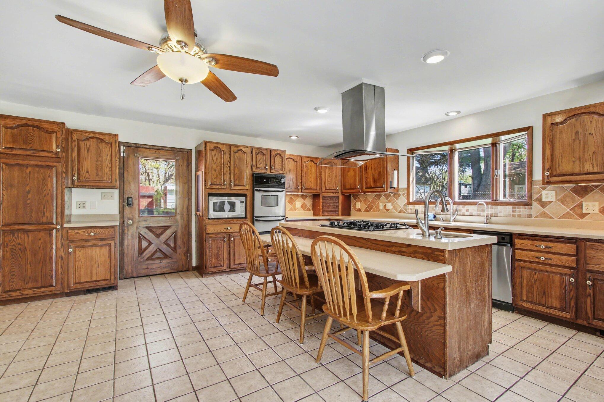 5569 Center Street Chesterton, IN 46304 - Photo 6 of 27 2038x1359