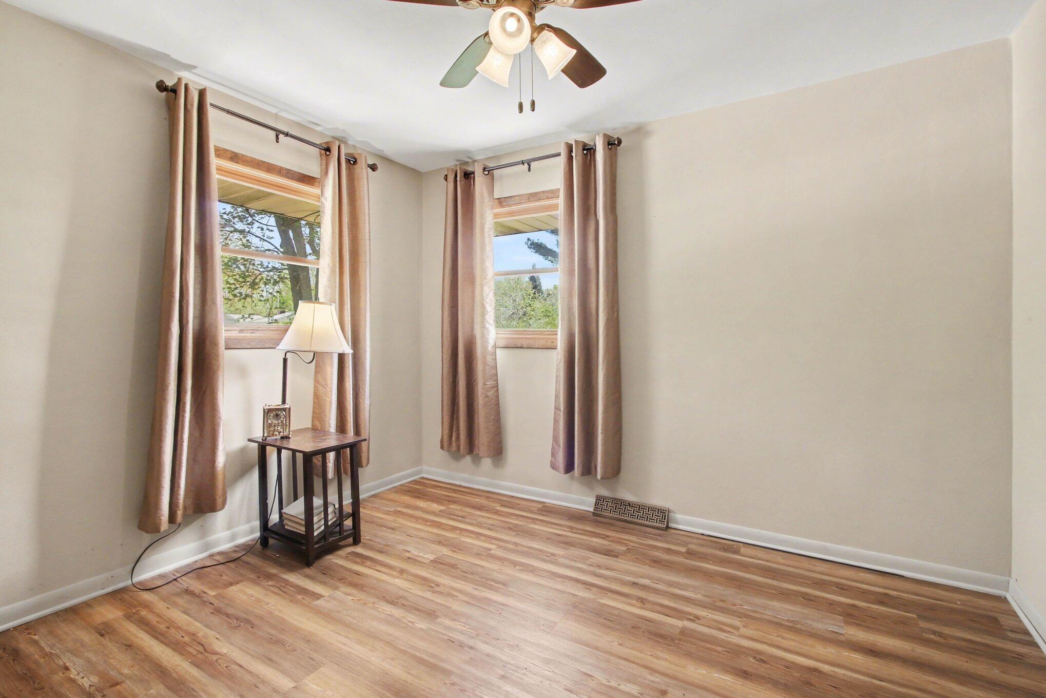 5569 Center Street Chesterton, IN 46304 - Photo 10 of 27 2038x1359