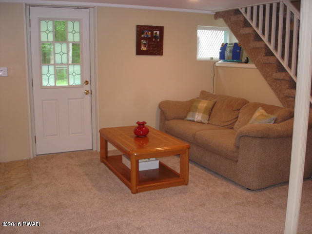 427 Gold Key Road Milford, PA 18337 - Photo 4 of 23