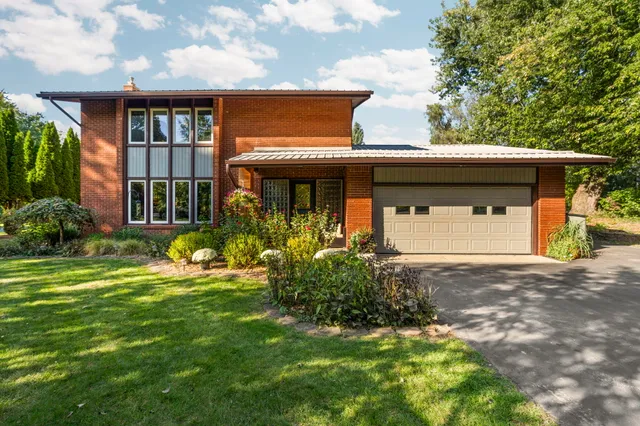 $599,900 | 4290 Eastgate Drive, Ann Arbor, MI 48103