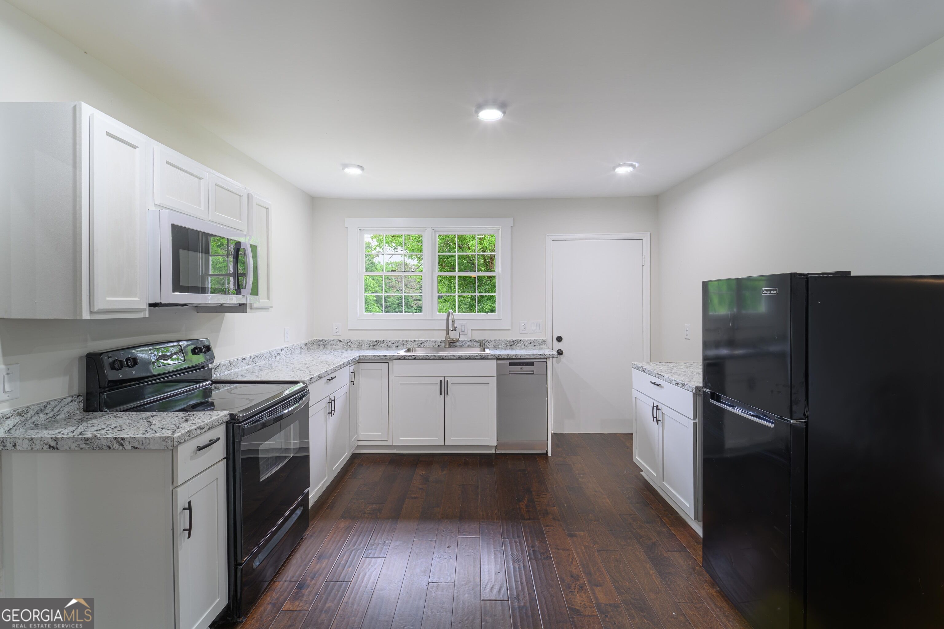 418 Lamb Road Moreland, GA 30259 - Photo 8 of 24 Gallery Image 8