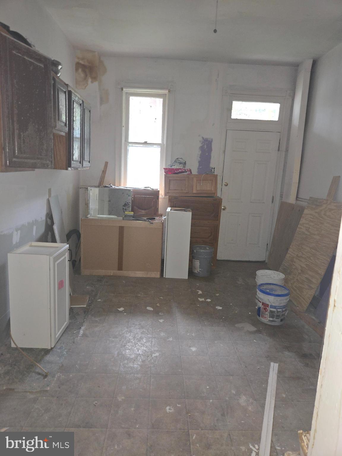 2152 Penn Street Harrisburg, PA 17110 - Photo 4 of 8 a living room with furniture and a window