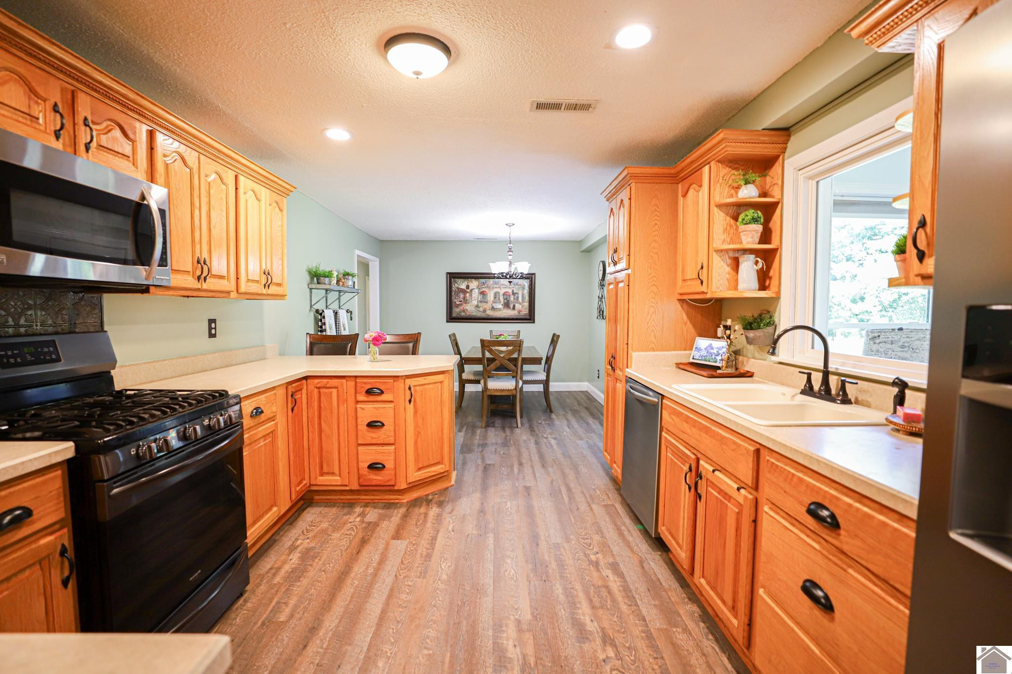 394 Crews Road Wickliffe, KY 42087 - Photo 16 of 38 Kitchen