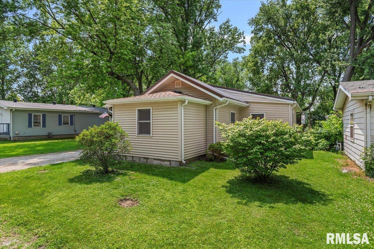 2911 South 13th Street Springfield, IL 62703 - Photo 3 of 29