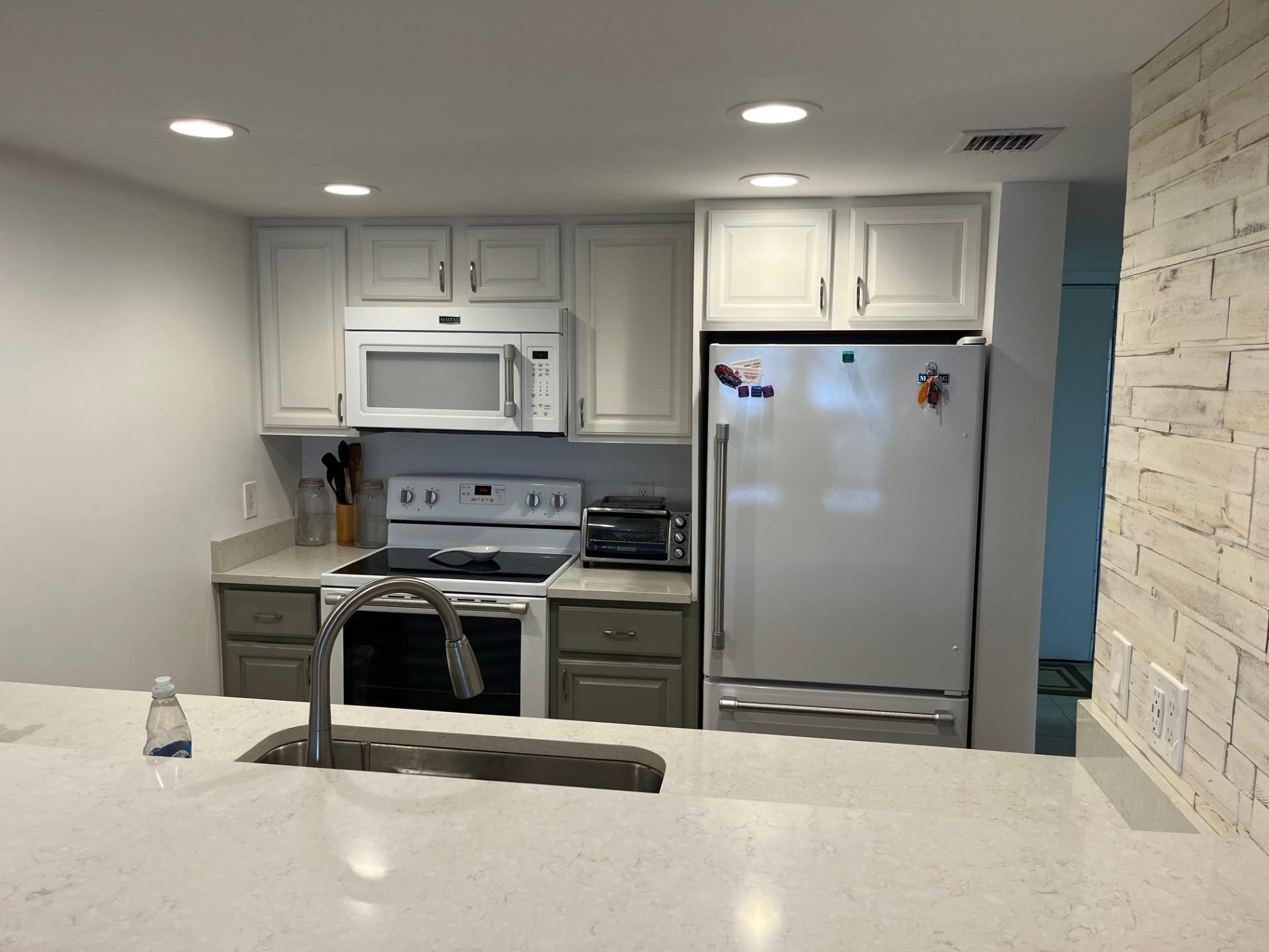 40 Northeast Plantation Road, Unit 208 Jensen Beach, FL 34957 - Photo 22 of 38 Photo 22