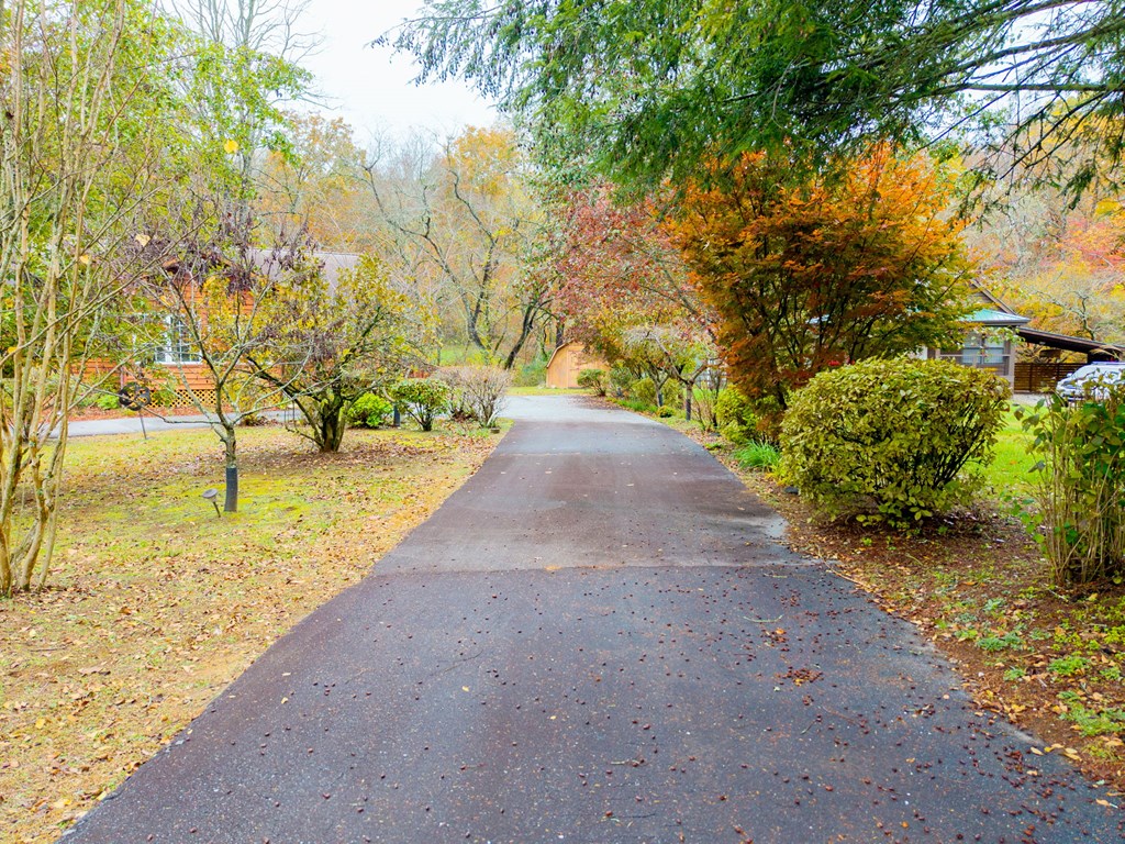 251 Rivers Edge Drive Hayesville, NC 28904 - Photo 27 of 45 a view of an ocean