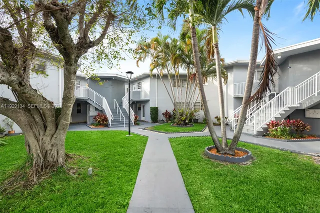 $229,000 | 1667 Northeast Miami Gardens Drive, Unit 145, Miami, FL 33179