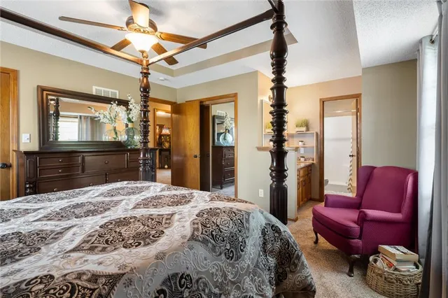 $325,000 | 424 Southeast Nathan Pass, Lee's Summit, MO 64063