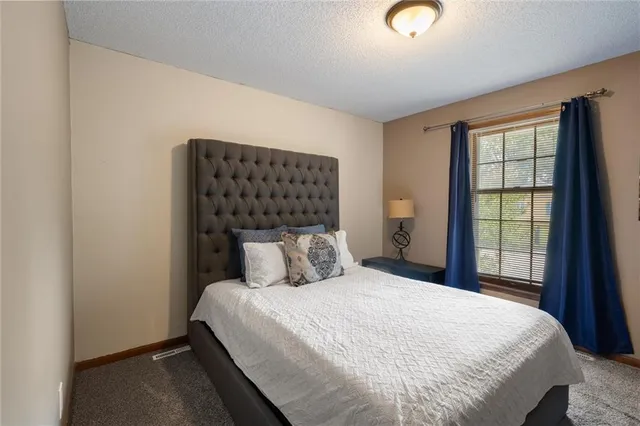 $325,000 | 424 Southeast Nathan Pass, Lee's Summit, MO 64063