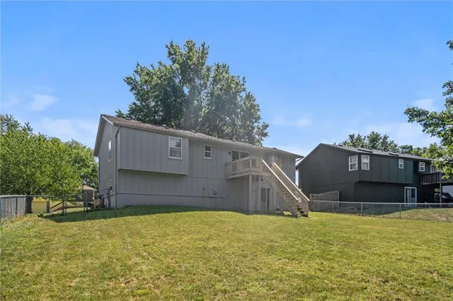 $325,000 | 424 Southeast Nathan Pass, Lee's Summit, MO 64063