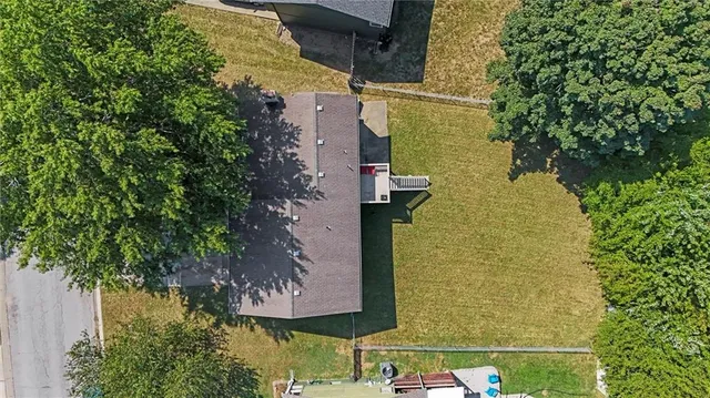 $325,000 | 424 Southeast Nathan Pass, Lee's Summit, MO 64063