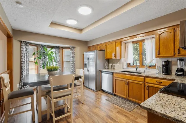 $325,000 | 424 Southeast Nathan Pass, Lee's Summit, MO 64063