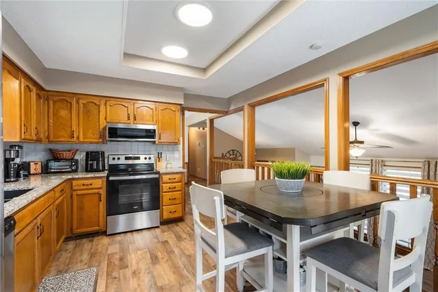 $325,000 | 424 Southeast Nathan Pass, Lee's Summit, MO 64063