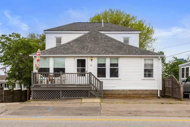 $995,000 | 13 Ocean Boulevard, Hampton, NH 03842