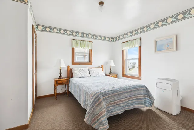 $995,000 | 13 Ocean Boulevard, Hampton, NH 03842