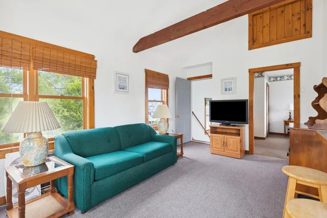 $995,000 | 13 Ocean Boulevard, Hampton, NH 03842