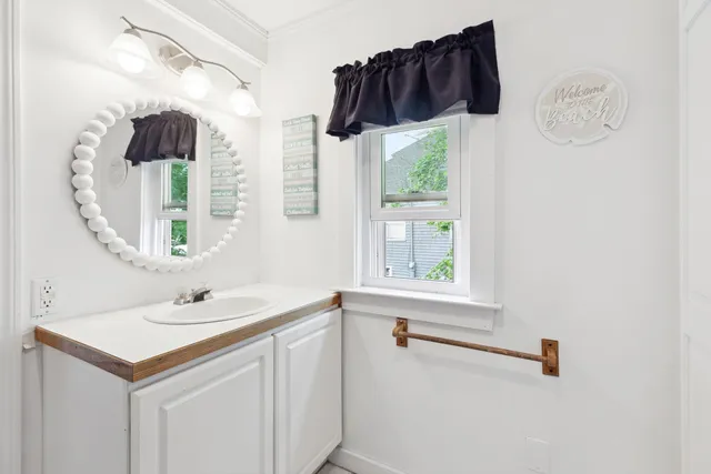 $995,000 | 13 Ocean Boulevard, Hampton, NH 03842