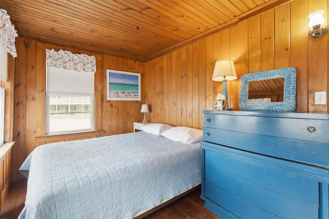 $995,000 | 13 Ocean Boulevard, Hampton, NH 03842