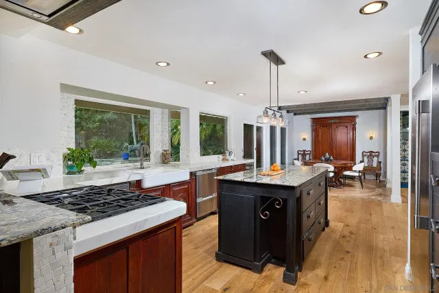 $2,399,000 | 10616 Falcon Rim Point, San Diego, CA 92131