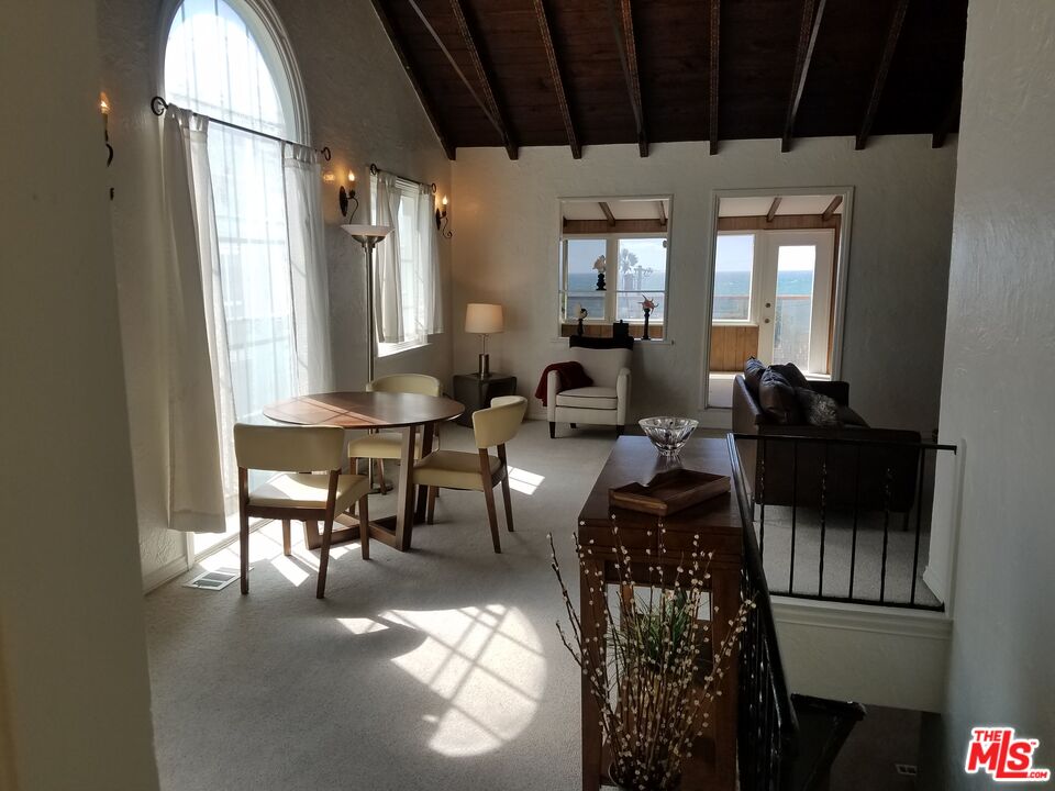 7325 Rindge Avenue Playa del Rey, CA 90293 - Photo 18 of 23