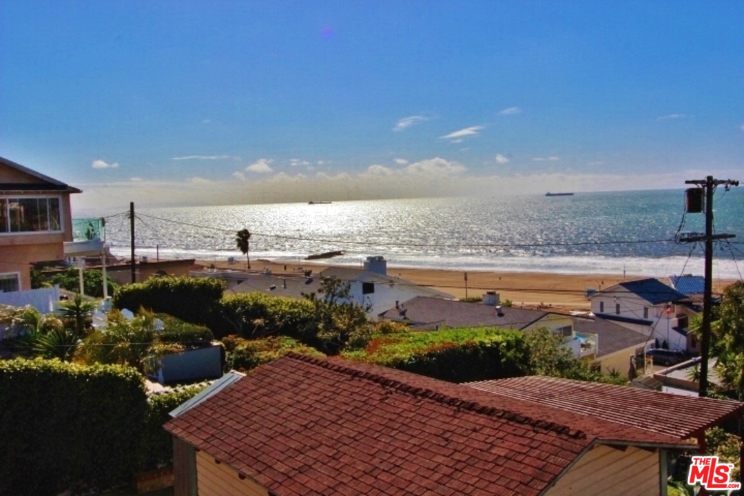 7325 Rindge Avenue Playa del Rey, CA 90293 - Photo 5 of 23