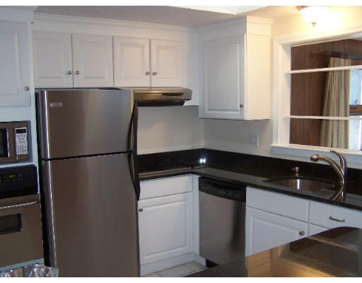 32 Woodcliff Road Holbrook, MA 02343 - Photo 3 of 19 Gallery Image 3