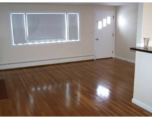 32 Woodcliff Road Holbrook, MA 02343 - Photo 7 of 19 Gallery Image 7