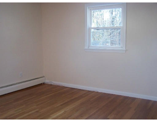 32 Woodcliff Road Holbrook, MA 02343 - Photo 8 of 19 Gallery Image 8