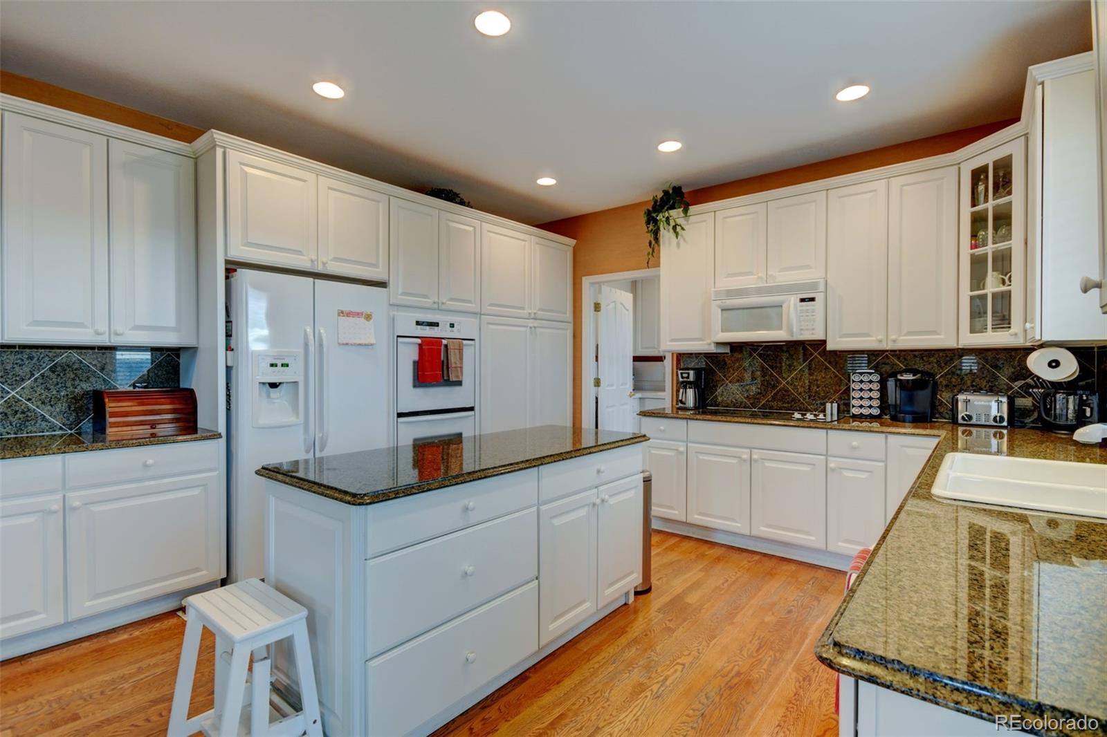 9069 Hunters Way Highlands Ranch, CO 80129 - Photo 14 of 40 Gallery Image 14
