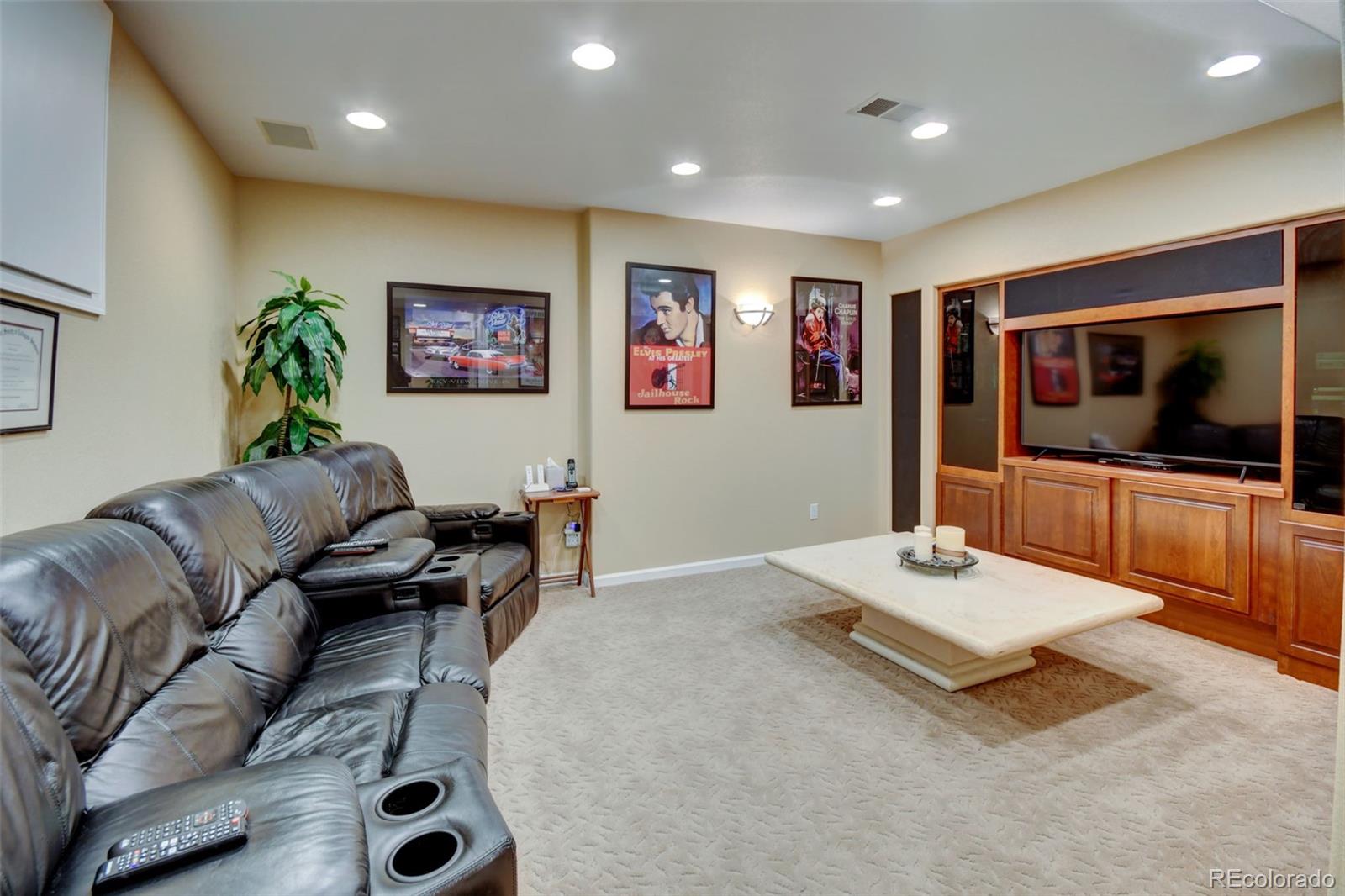 9069 Hunters Way Highlands Ranch, CO 80129 - Photo 31 of 40 Gallery Image 31