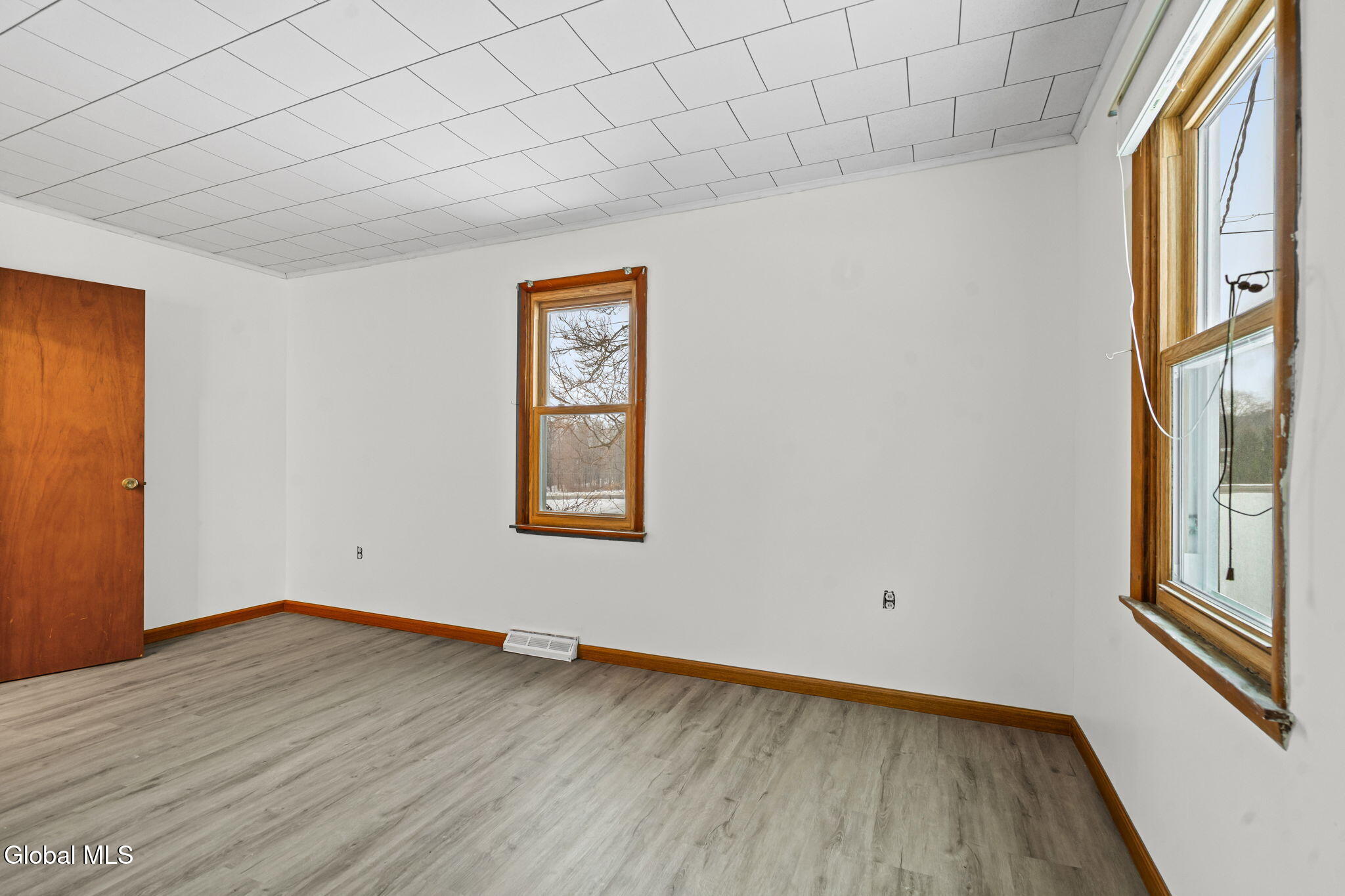 166 Potter Road Glenville, NY 12010 - Photo 19 of 30 15-web-or-mls-166-potter-rd