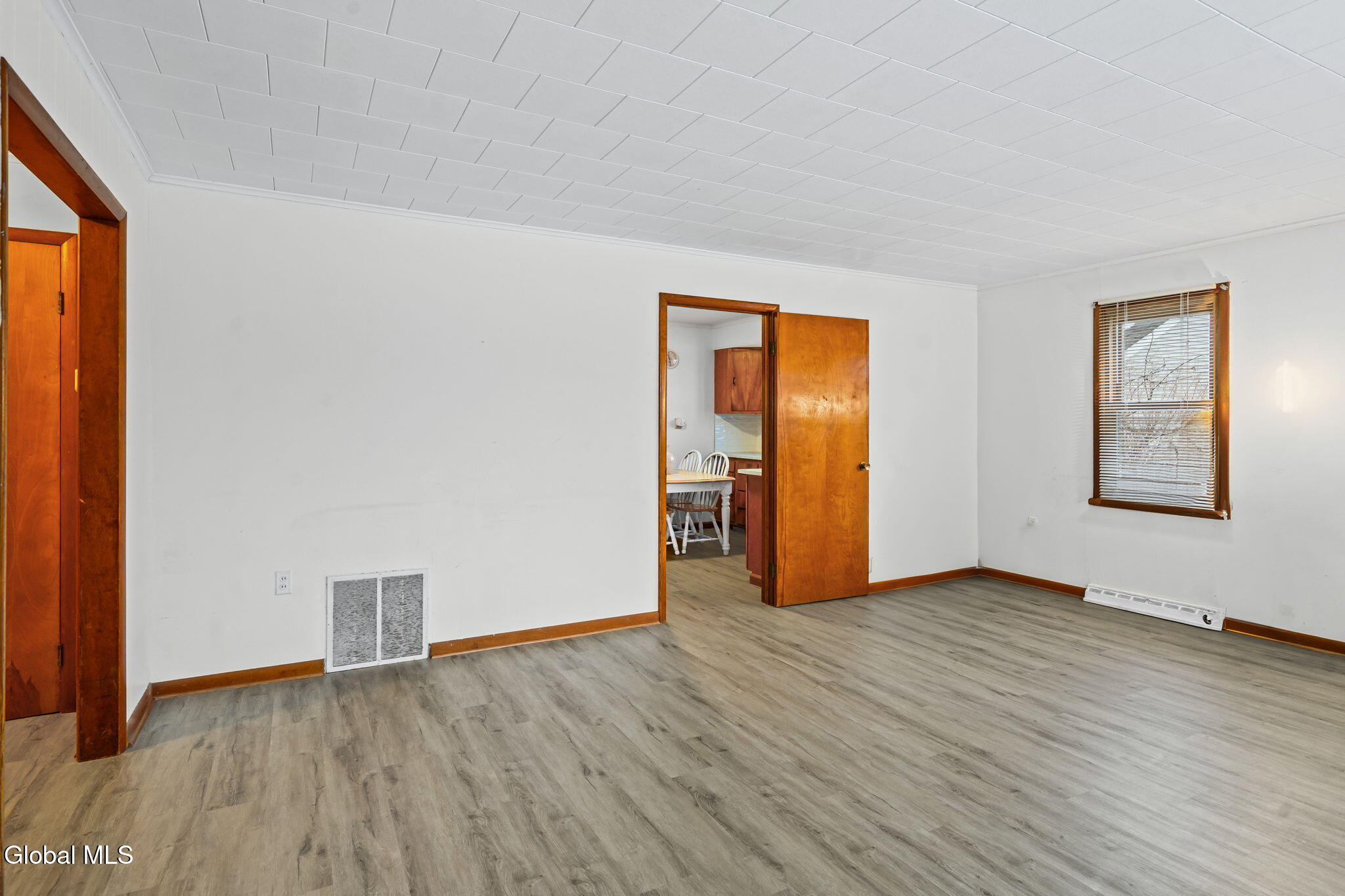 166 Potter Road Glenville, NY 12010 - Photo 5 of 30 4-web-or-mls-166-potter-rd