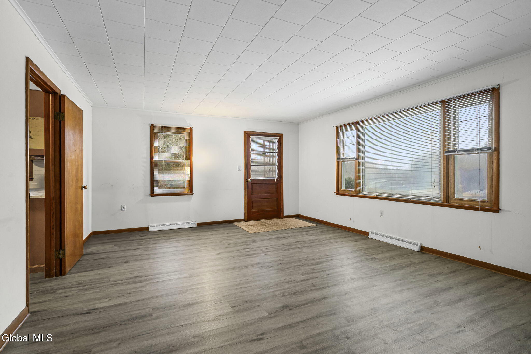 166 Potter Road Glenville, NY 12010 - Photo 8 of 30 7-web-or-mls-166-potter-rd