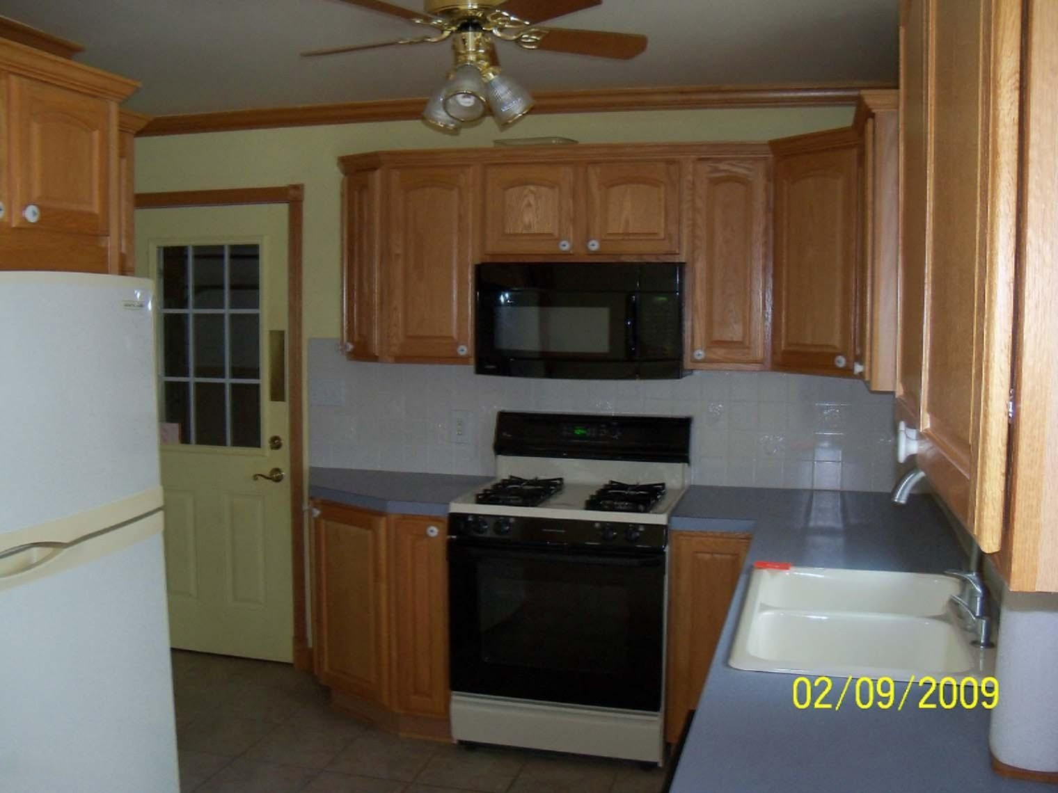 10225 Parmalee Road Middleville, MI 49333 - Photo 3 of 7 kitchen