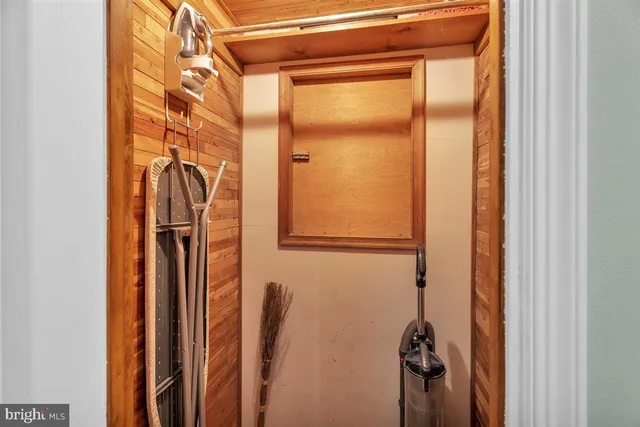 a view of walk in closet