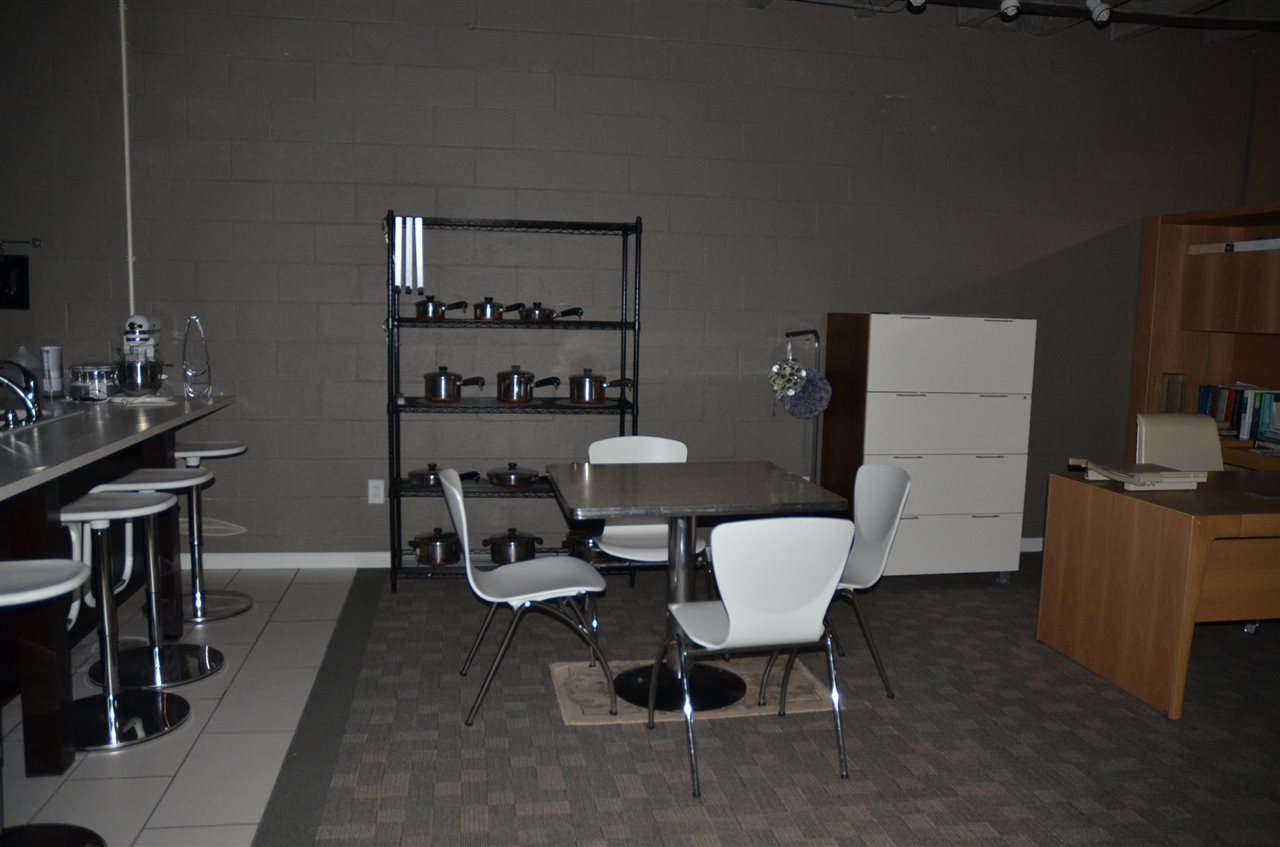 381 West Haysville Road Jasper, IN 47546 - Photo 9 of 13 Gallery Image 9
