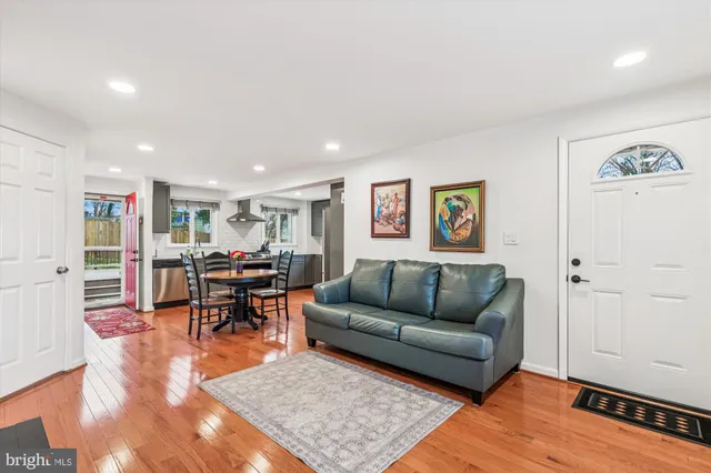 $500,000 | 4204 Ardmore Place, Fairfax, VA 22030