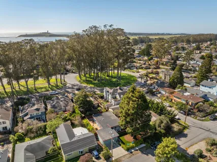 $1,250,000 | 355 San Carlos Avenue, El Granada, CA 94019