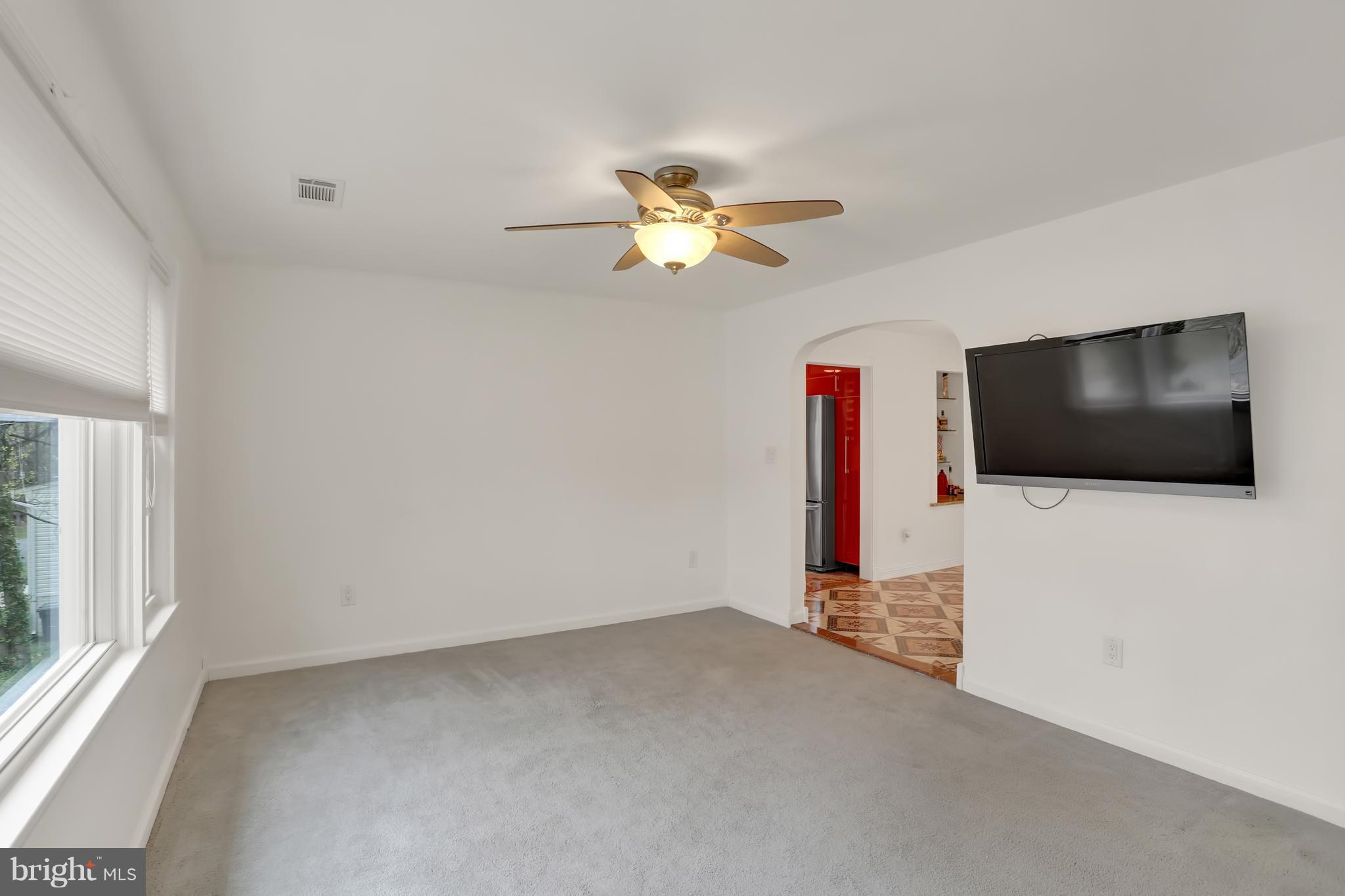 19107 Mockingbird Heights Road Triangle, VA 22172 - Photo 9 of 26 Living Room