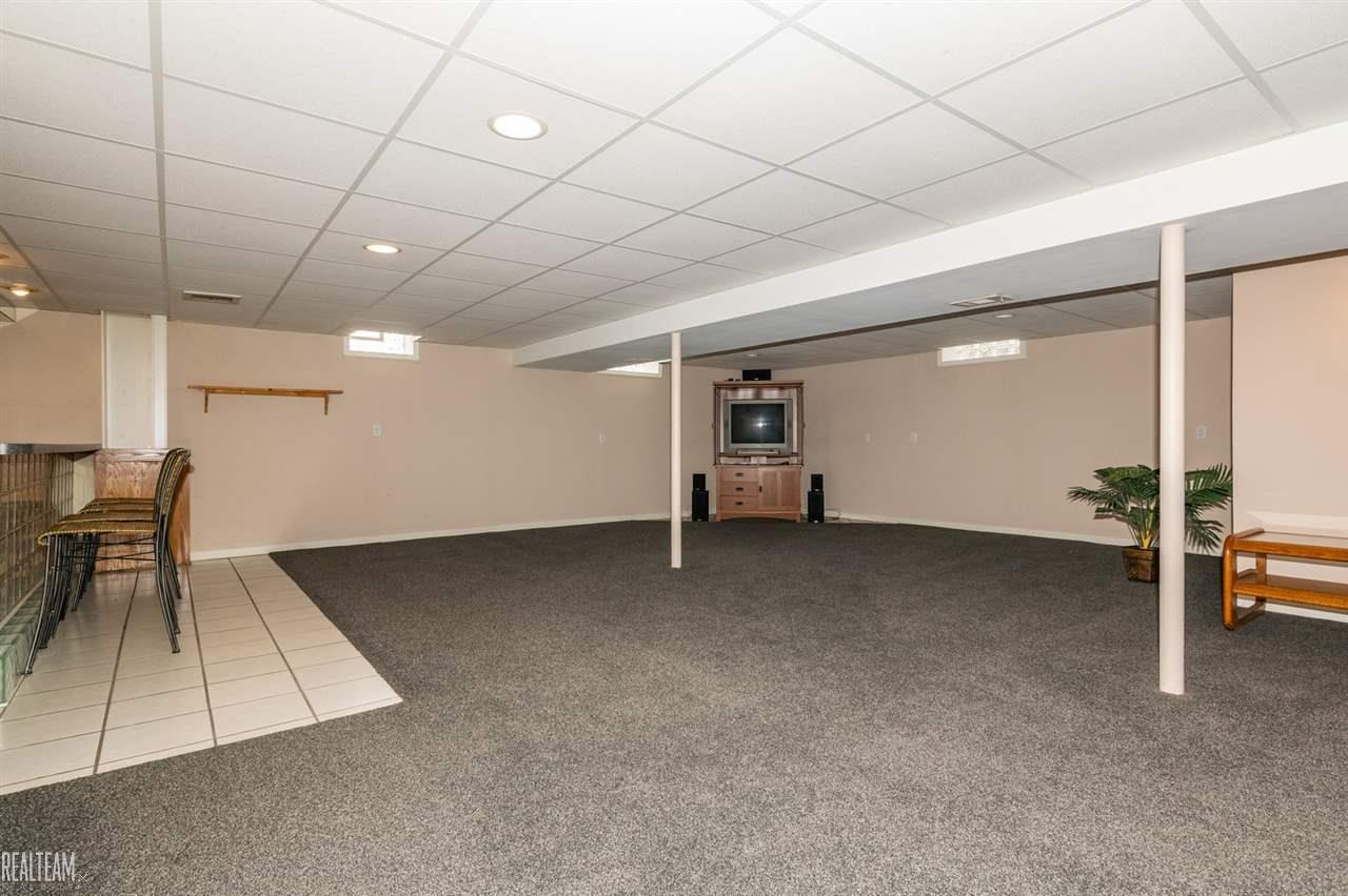 38661 Radde Street Clinton Township, MI 48036 - Photo 20 of 28 50008355-19.JPG