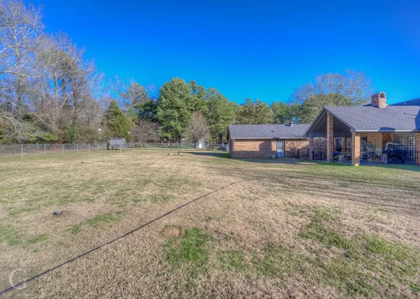 $600,000 | 111 White Road, Frierson, LA 71027