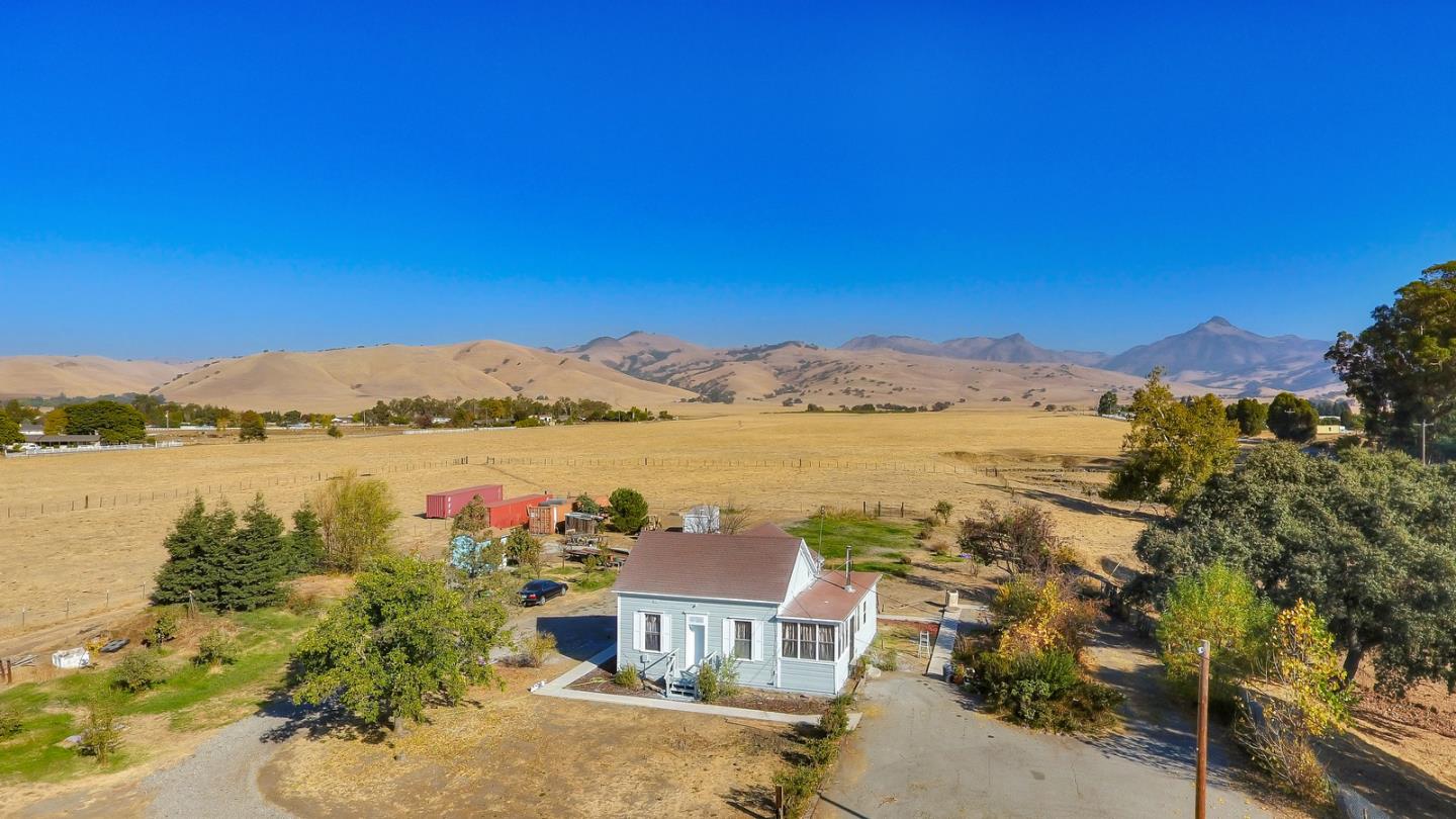 51 Dooling Road Hollister, CA 95023 - Photo 6 of 17 Gallery Image 6