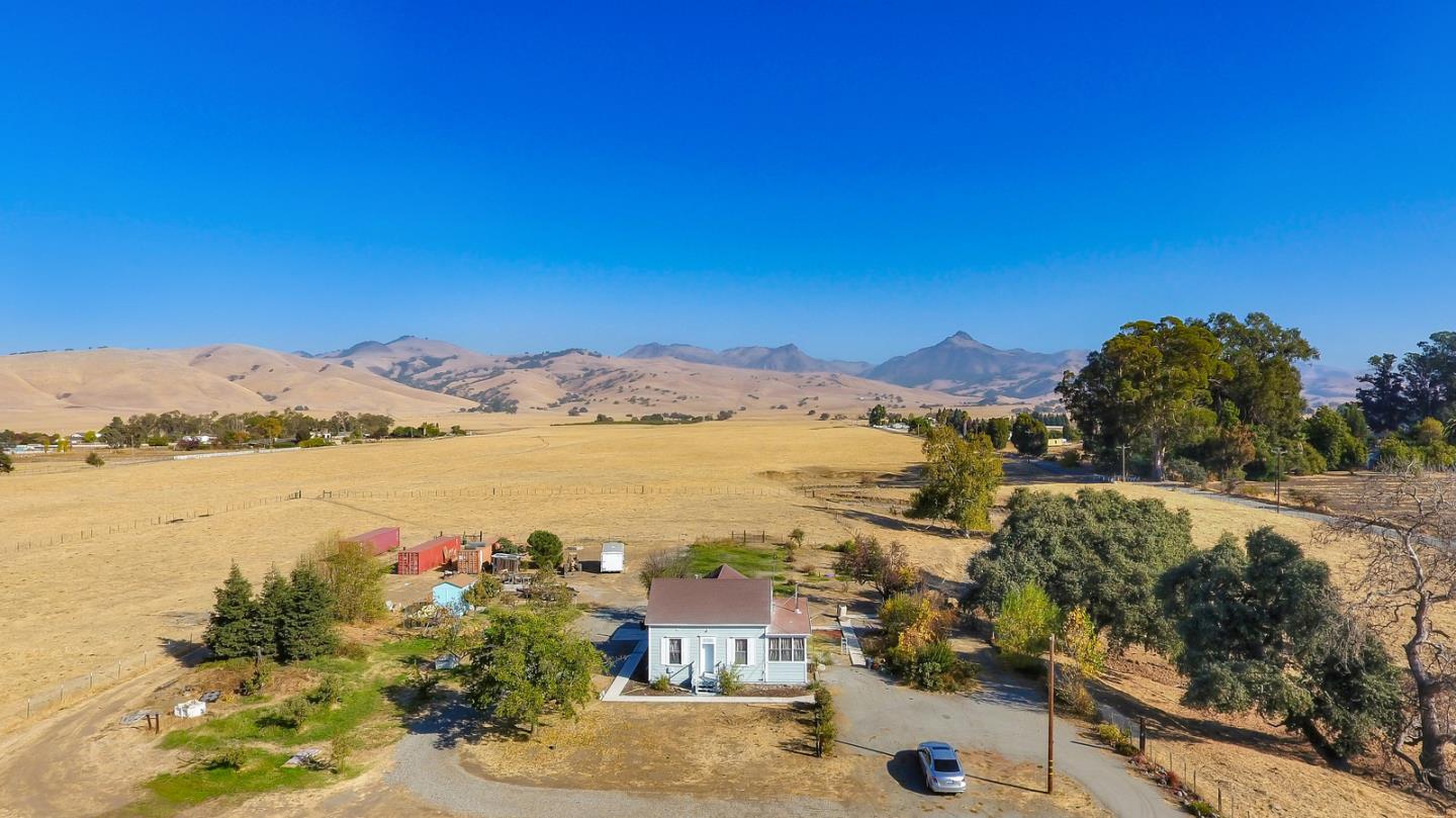 51 Dooling Road Hollister, CA 95023 - Photo 8 of 17 Gallery Image 8