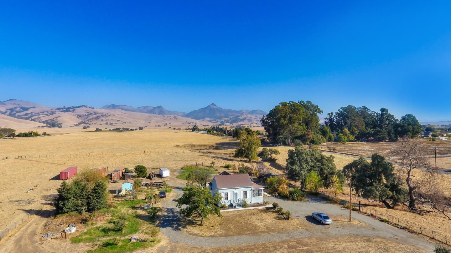 51 Dooling Road Hollister, CA 95023 - Photo 9 of 17 Gallery Image 9