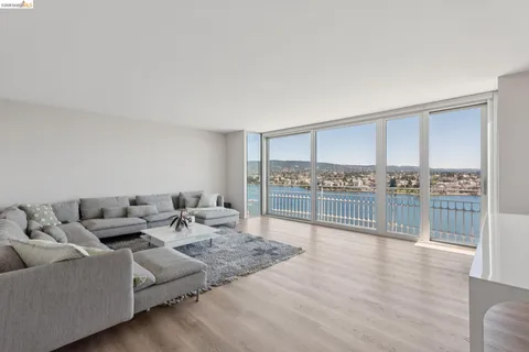 $650,000 | 1555 Lakeside Drive, Unit 190, Oakland, CA 94612